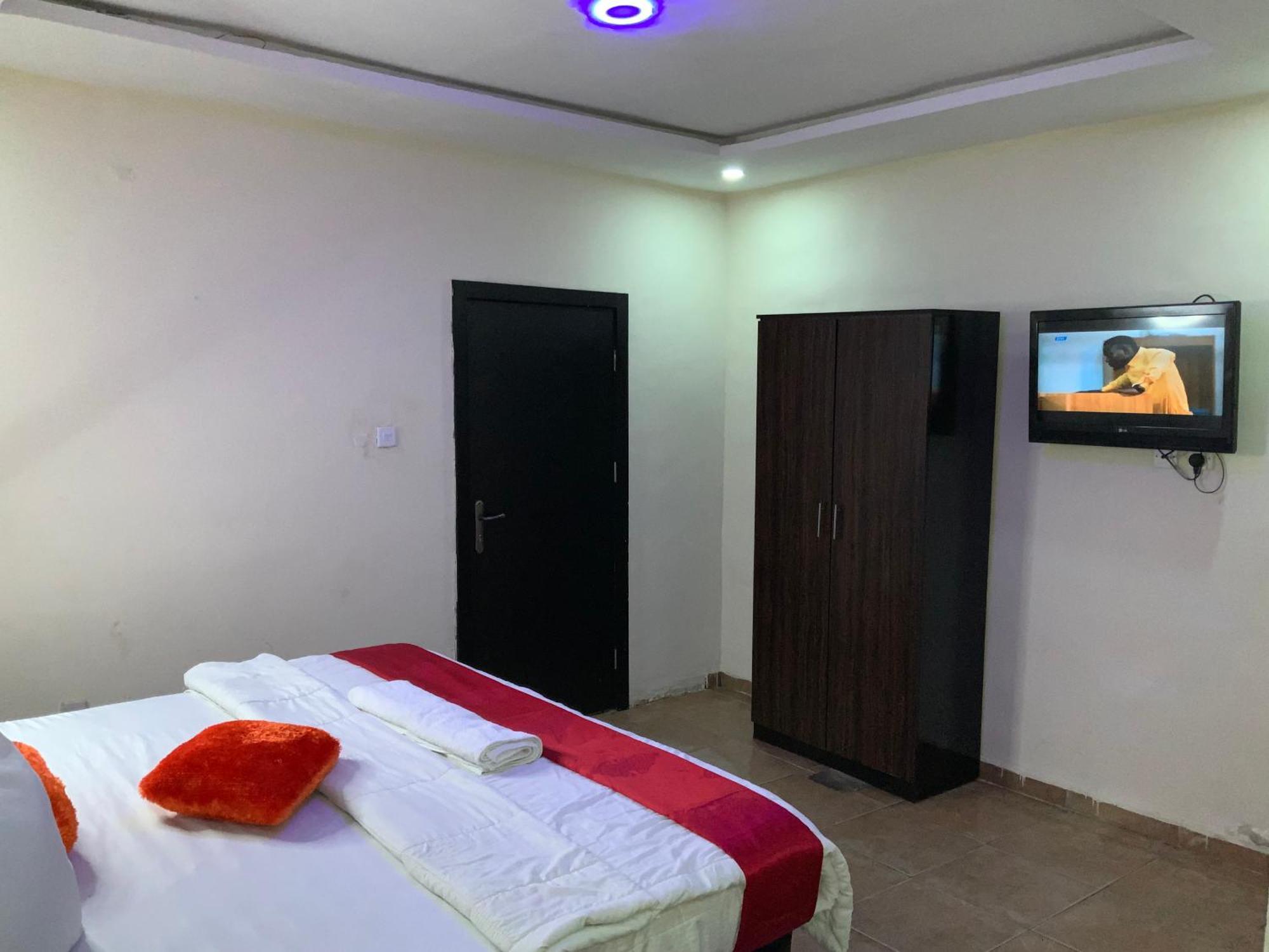 Senators Suites And Towers Hotel Omole Exterior foto