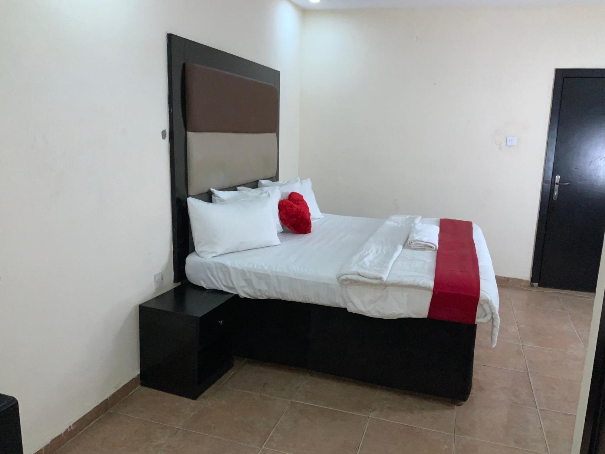 Senators Suites And Towers Hotel Omole Exterior foto